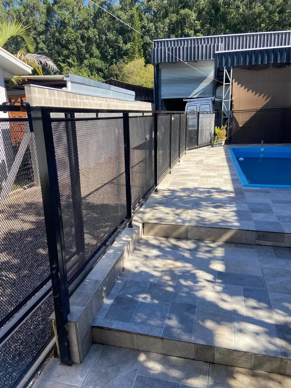 Grade de proteção para piscina